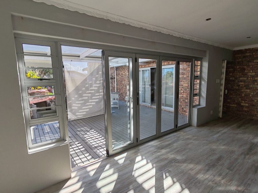 3 Bedroom Property for Sale in De Kelders Western Cape